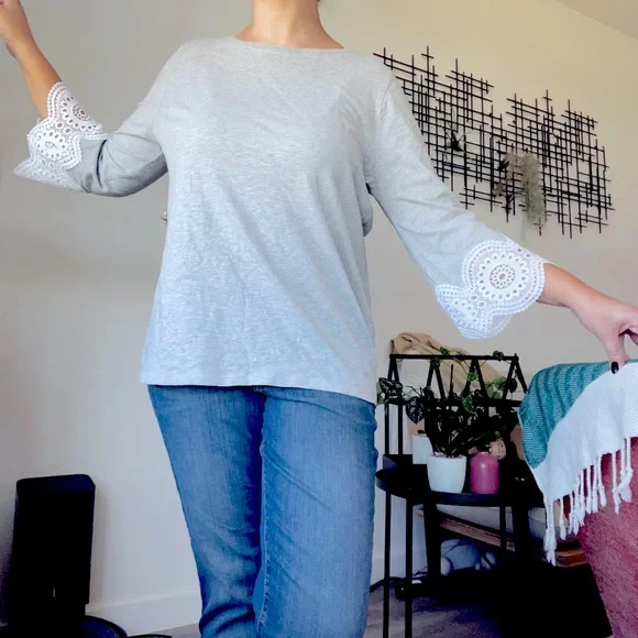 🌟LOFT Grey Blouse With Lace Sleeve Hem - L🌟 - Picture 1 of 6